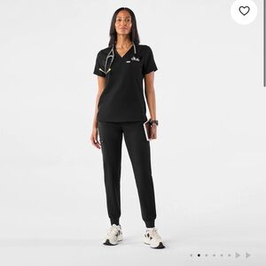 Figs Women's Black Jogger Scrub Set - Small